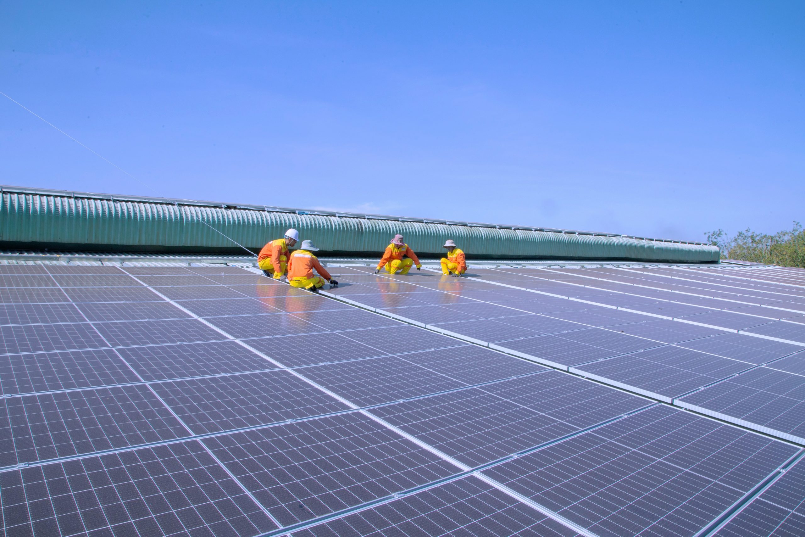 Ce trebuie sa stim despre energia solara inainte de a investi intr-un invertor Cez