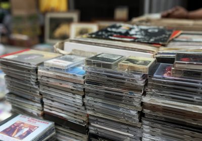 Colectionezi timbre sau CD-uri? Le poti pastra intr-un fiset metalic!