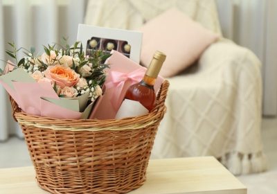 Coșuri cadouri pentru cei care revin din concediu – de ce au aceștia nevoie?